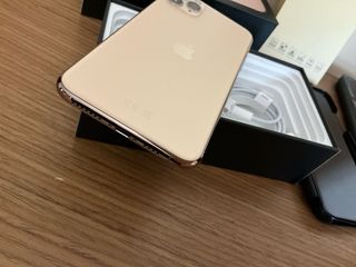iPhone 11 Pro Max Dorado Batería 99%