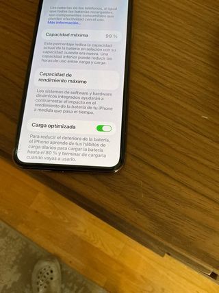 iPhone 11 Pro Max Dorado Batería 99%