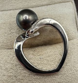Anillo Oro 18k Perla Negra y Diamantes