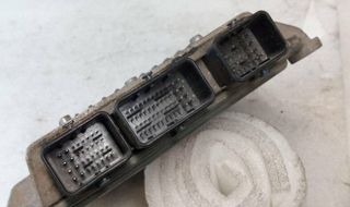 Centralita motor uce 5ws40176bt citroen c3 525363