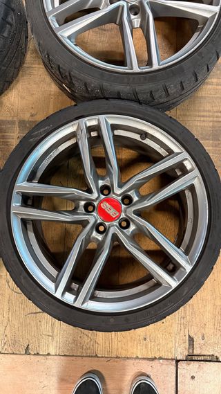 Llantas Alutec Ikenu 19x8 ET20 5x112 con neumatico