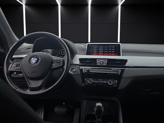 BMW X1 Hibrido Enchuf. Pegatina 0 emisiones. 220cv