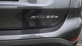 BMW X1 Hibrido Enchuf. Pegatina 0 emisiones. 220cv