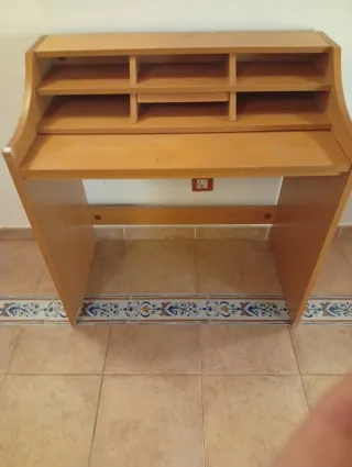 Escritorio pupitre de madera