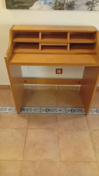 Escritorio pupitre de madera