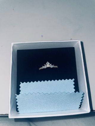 Anillo corona brillante