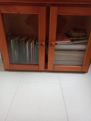 Mueble de pared 2 puertas cristal