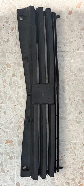 Rejilla frontal Peugeot 205