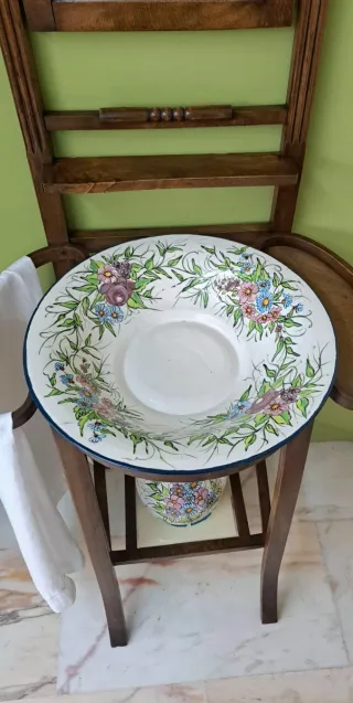 Palanganero Lavabo de 1928 con regalo.