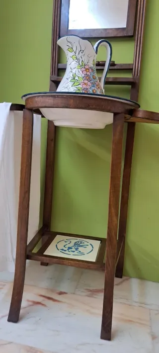 Palanganero Lavabo de 1928 con regalo.