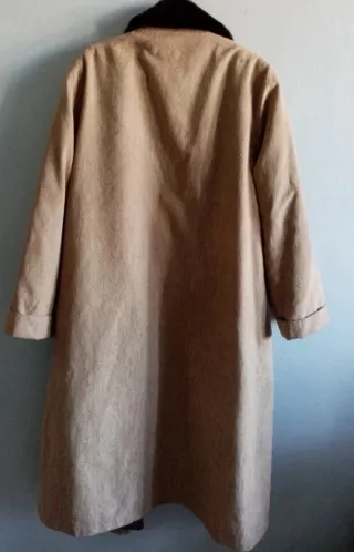 Gabardina vintage mujer beige