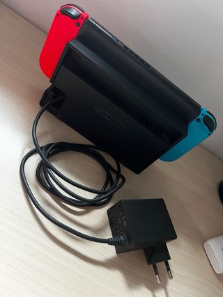 Nintendo Switch + 4 Juegos + Accesorios