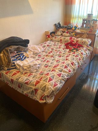 Dormitorio completo con cama y armario