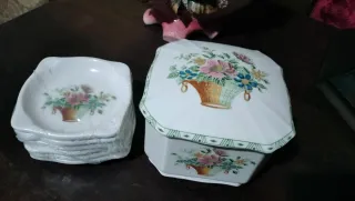 Caja con 6 ceniceros La Cartuja de Sevilla.