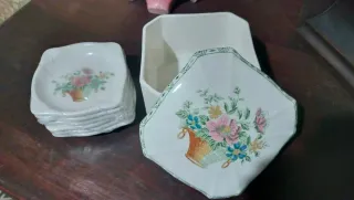 Caja con 6 ceniceros La Cartuja de Sevilla.