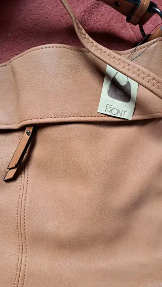 Bolso de mano marrón y beige