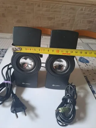 Altavoces Labtec Negros para Portátil
