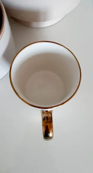 Taza porcelana letra J estrellas doradas