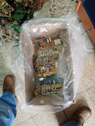 CONFEZIONE 6.5kg COMPONENTI ELETTRONICI MISTI USAT