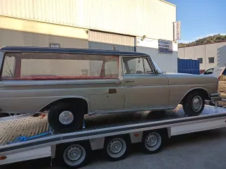 Mercedes-Benz 220 S 1975