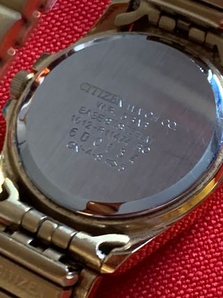 Reloj Citizen Dorado y Blanco