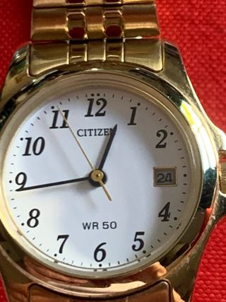Reloj Citizen Dorado y Blanco