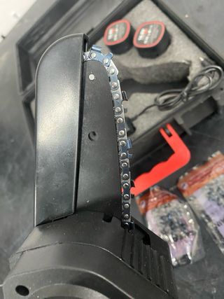 Mini motosierra eléctrica con accesorios