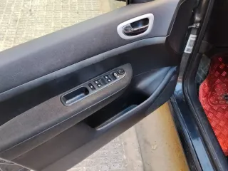 Peugeot 207 2006