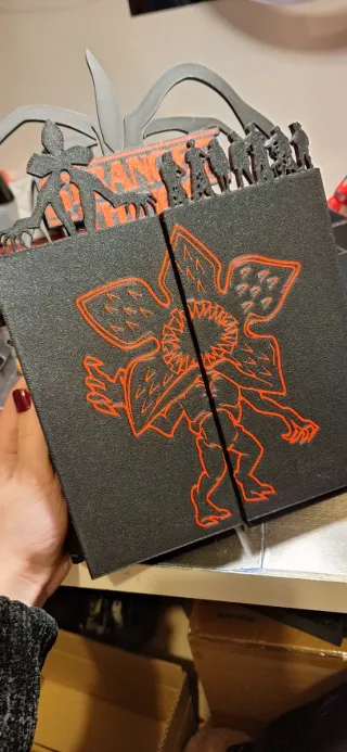 Expositor Stranger Things Kinder Joy