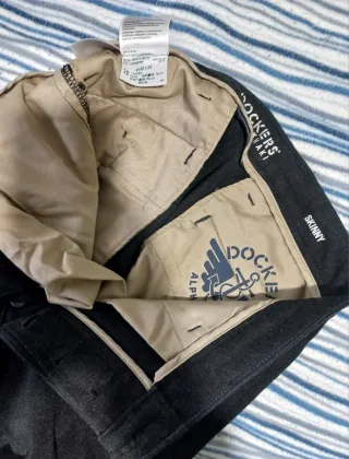 Pantalón Dockers Supreme Flex Gris talla W30 L32