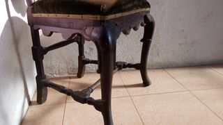 Silla antigua reina Ana