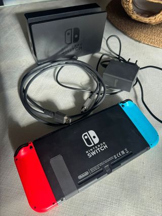 Nintendo Switch 1 en Azul y Rojo Perfecto estado