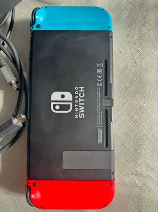 Nintendo Switch 1 en Azul y Rojo Perfecto estado