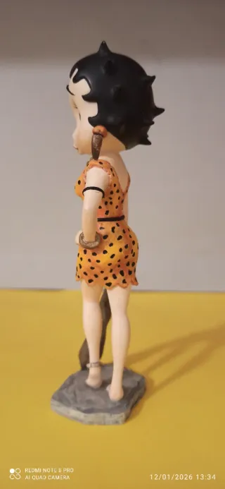 Statuina di Betty Boop. È alta circa cm 15,5