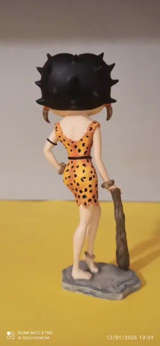 Statuina di Betty Boop. È alta circa cm 15,5