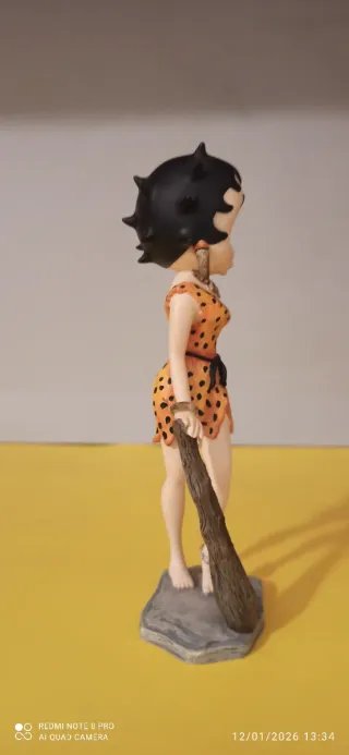 Statuina di Betty Boop. È alta circa cm 15,5