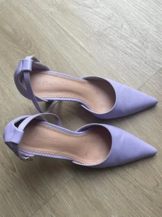 Zapatos de tacón morados