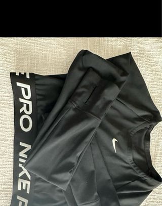 Conjunto deportivo Nike negro