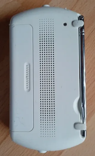 Radio Portátil Sony SRF-18 blanca