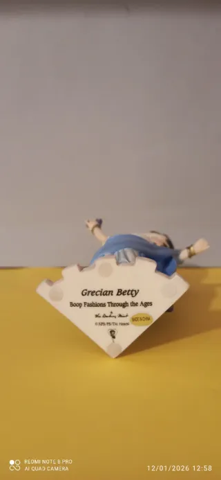 Statuina di Betty Boop. È alta circa cm 15,5.