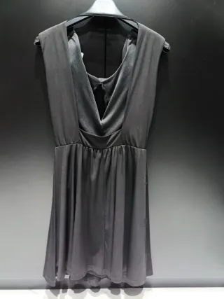 Vestito nero con scollo a goccia – taglia S