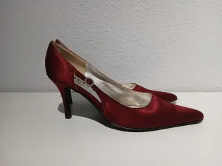 Zapatos de tacón rojos eferri