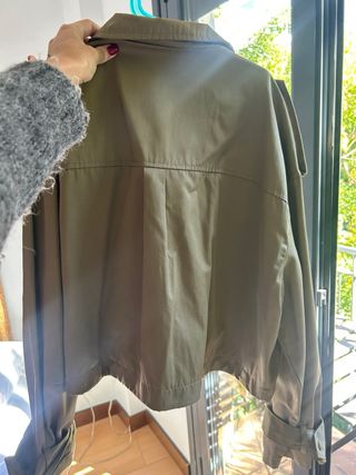 Cazadora Zara verde militar