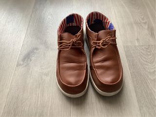 Zapatos náuticos marrones con forro de bandera