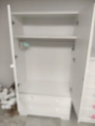 Armario infantil blanco con 2 puertas