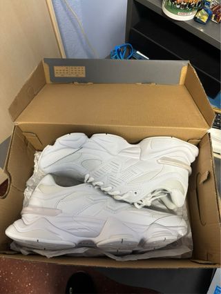 New Balance 9060 Blancas