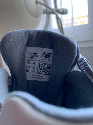 New Balance 2002R Talla 44 Gris