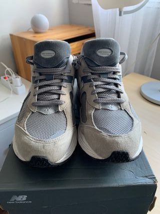 New Balance 2002R Talla 44 Gris