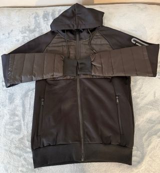 Chaqueta con capucha Nike negra