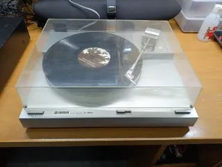 Tocadiscos Yamaha P-350